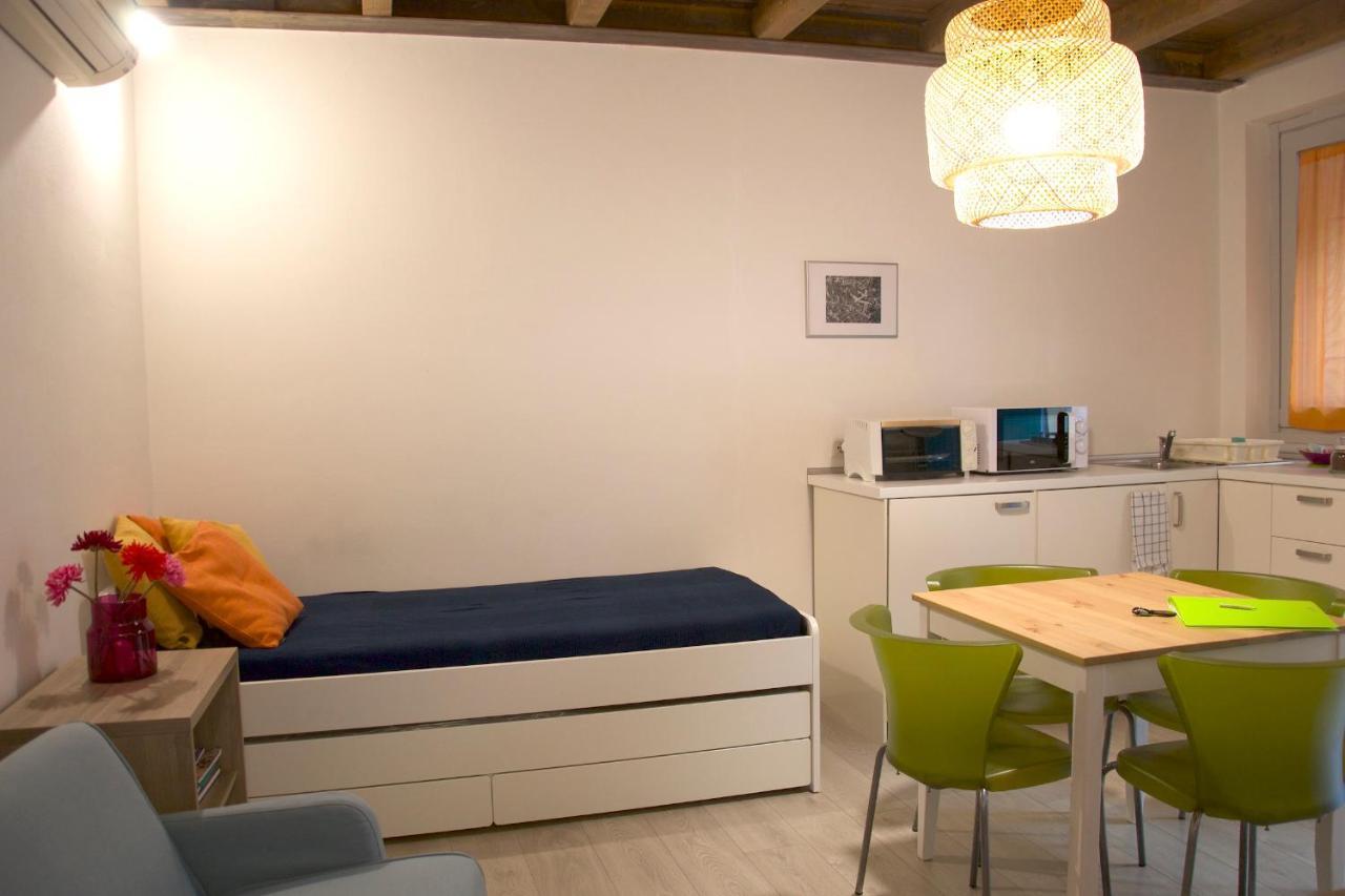 Caseospitali - Caramelli, Bilocale Per 3 In Corte In Centro Storico Apartment *
